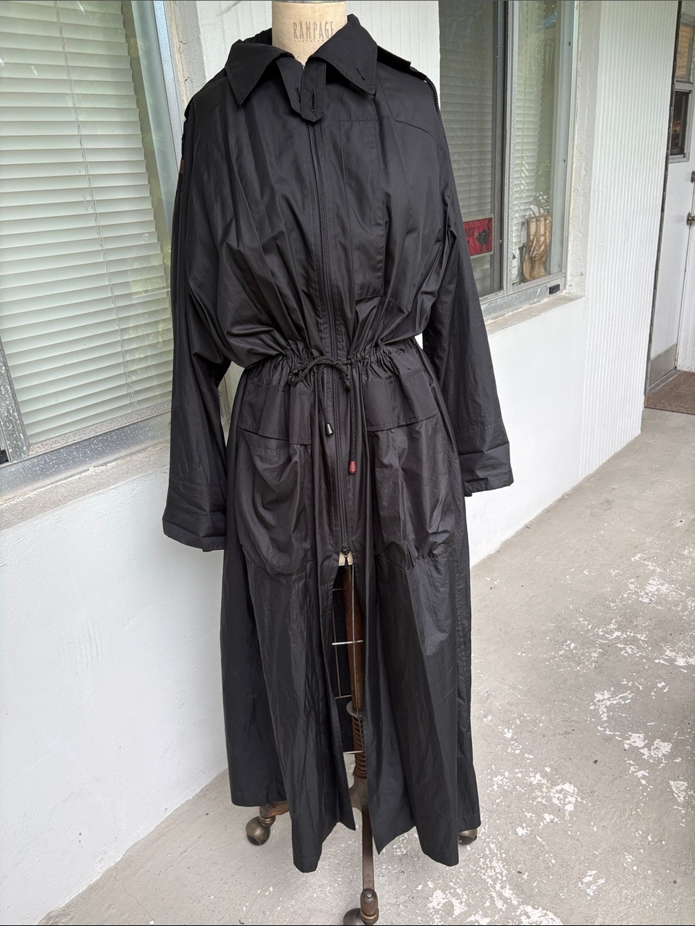 Crimson Anna Pianura street style coat